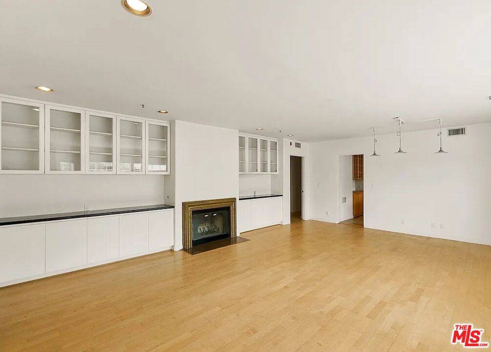 Santa Monica, CA 90405,2222 Neilson WAY #102