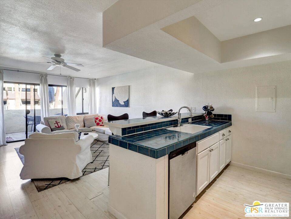 Palm Springs, CA 92264,1655 E Palm Canyon DR #610
