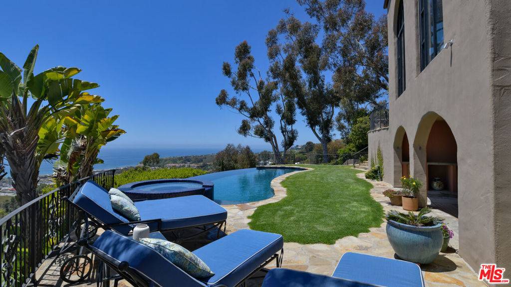 Malibu, CA 90265,23806 Malibu Crest DR