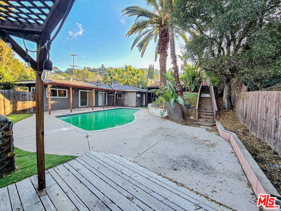 Studio City, CA 91604,3057 Laurel Canyon BLVD