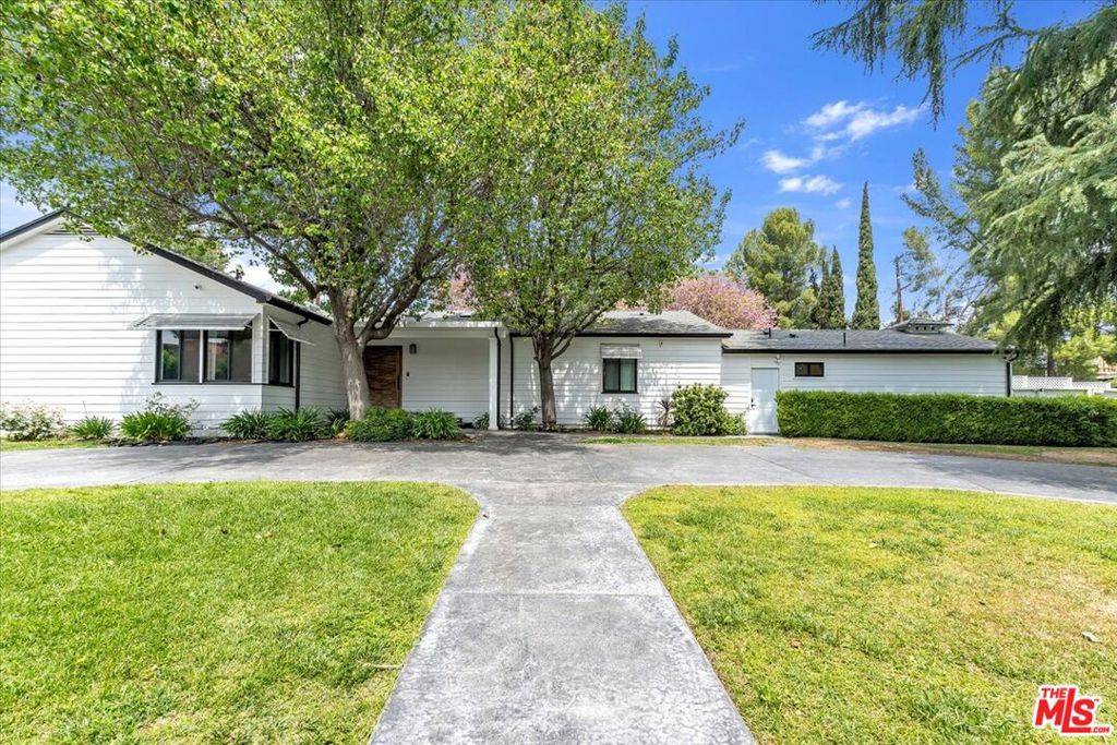 Woodland Hills, CA 91367,23009 Leonora DR