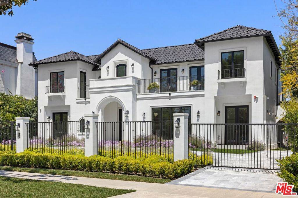 Beverly Hills, CA 90210,722 N Camden DR