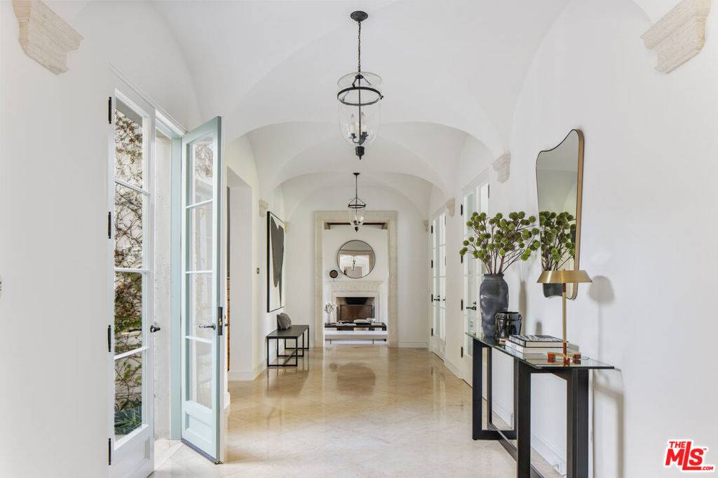 Pacific Palisades, CA 90272,563 Spoleto DR