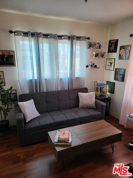 Los Angeles, CA 90044,654 W 112th ST