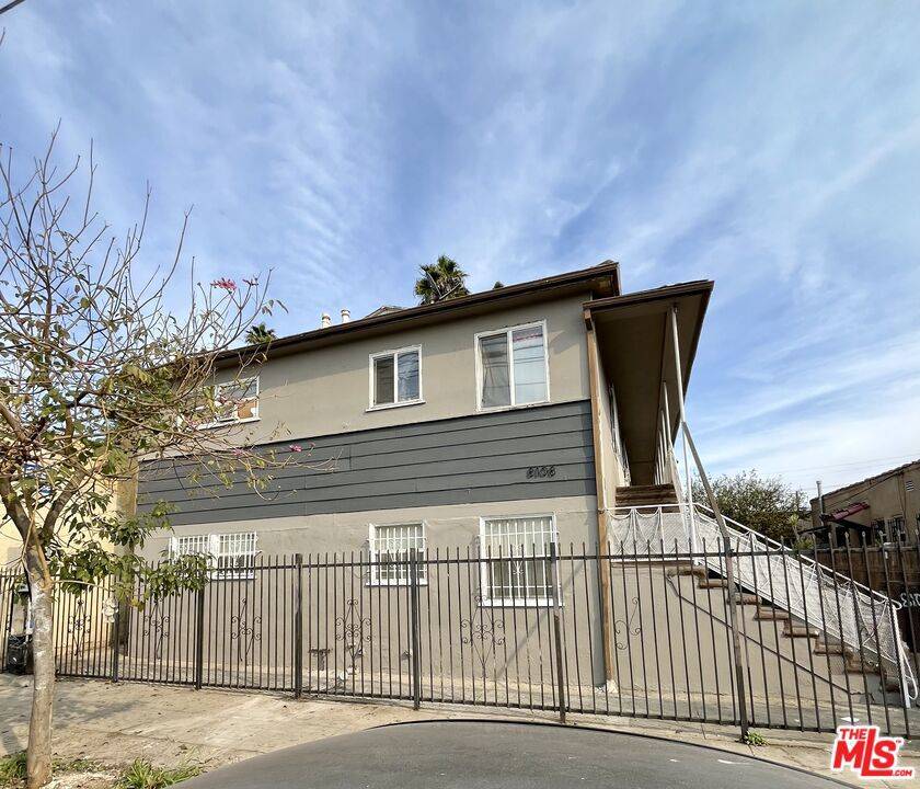 Los Angeles, CA 90044,8108 S Hoover ST