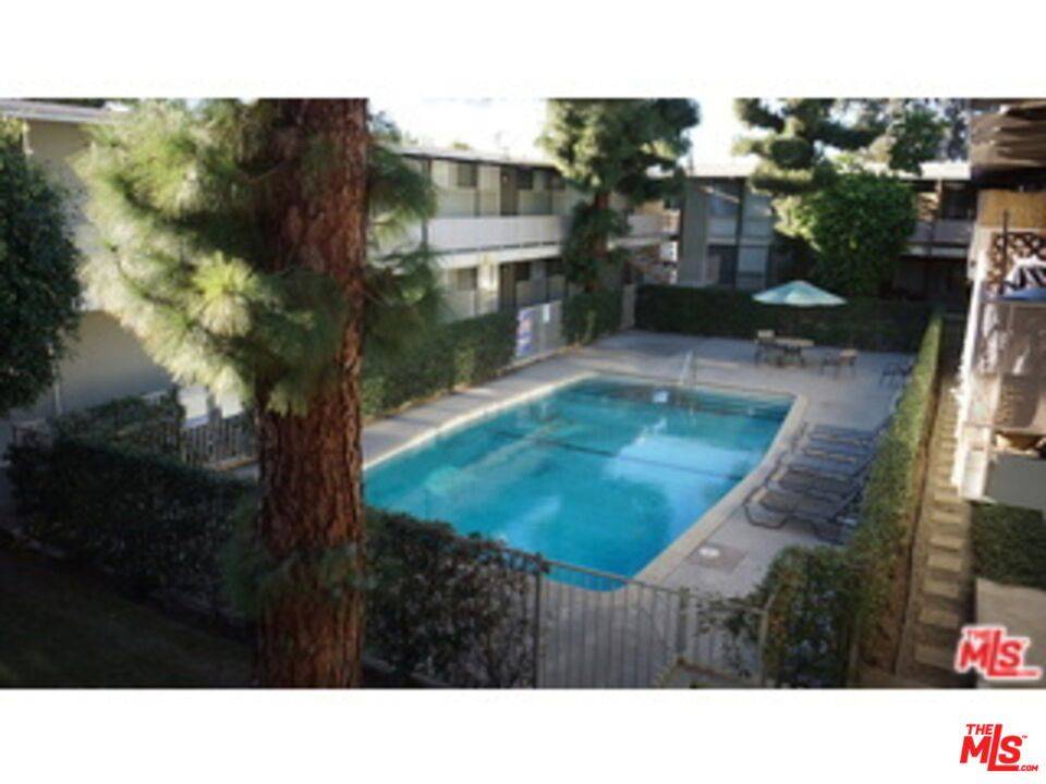 Los Angeles, CA 90034,11133 ROSE AVE #15