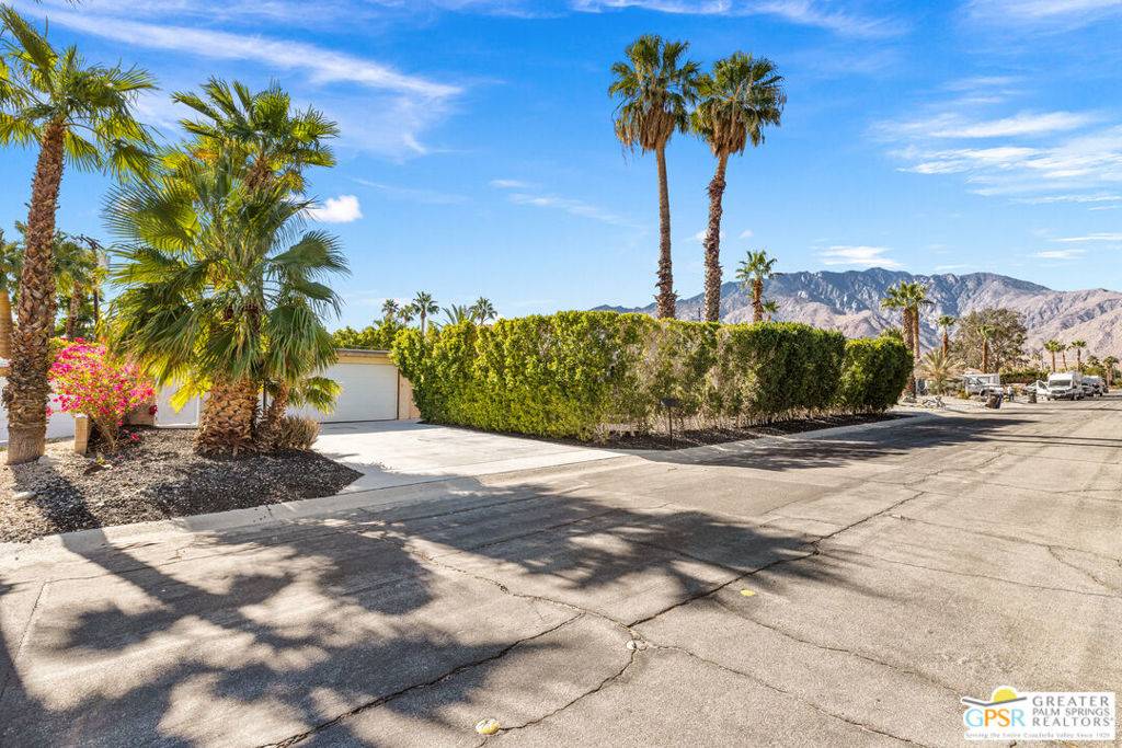 Palm Springs, CA 92262,2293 E Francis DR