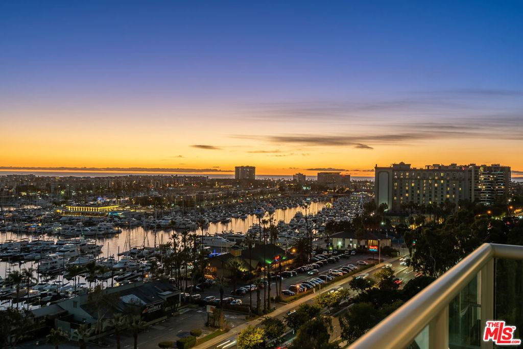 Marina Del Rey, CA 90292,13700 Marina Pointe DR #1203