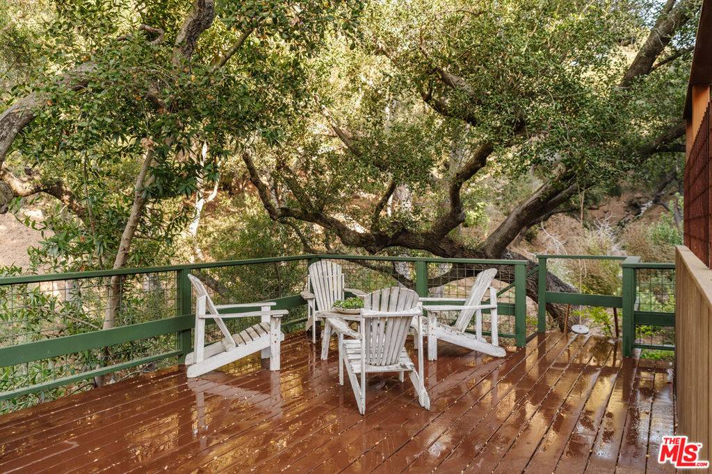 Topanga, CA 90290,231 Muerdago RD