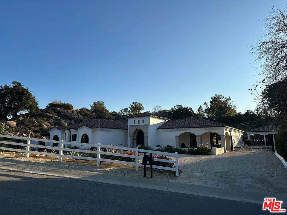 West Hills, CA 91307,2 Trigger RD
