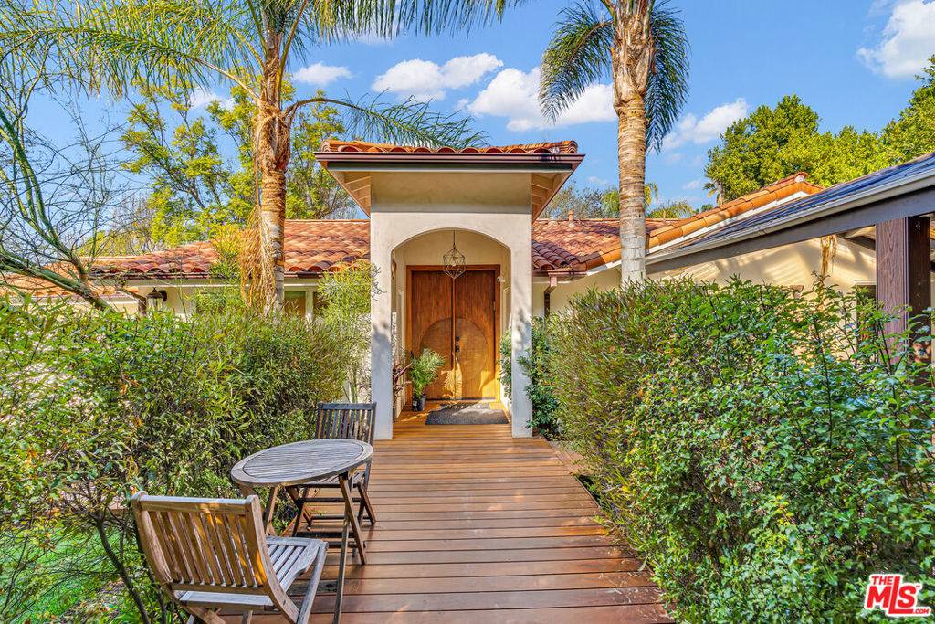 Tarzana, CA 91356,18243 Rancho ST