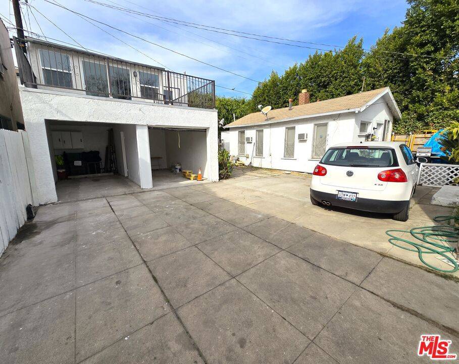 Los Angeles, CA 90046,813 N Poinsettia PL #813 1/2