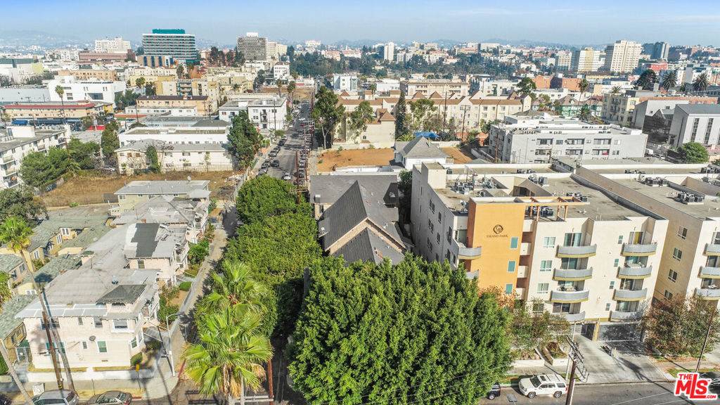 Los Angeles, CA 90006,944 S Park View ST