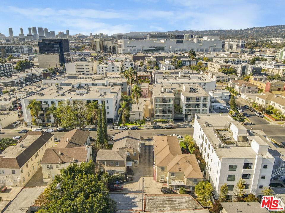 Los Angeles, CA 90048,110 -116 S Kings RD