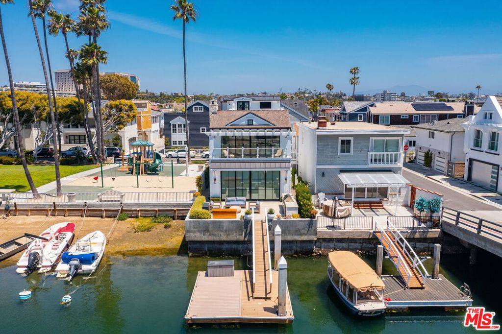 Newport Beach, CA 92663,3803 Marcus AVE