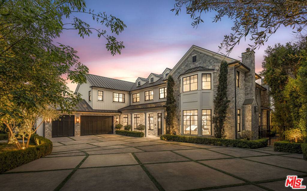 Los Angeles, CA 90049,22 Oakmont DR