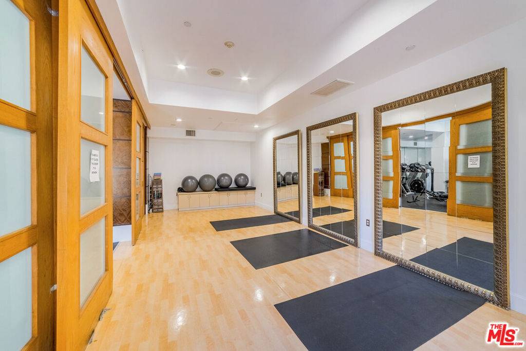 Los Angeles, CA 90012,100 ALAMEDA ST #154