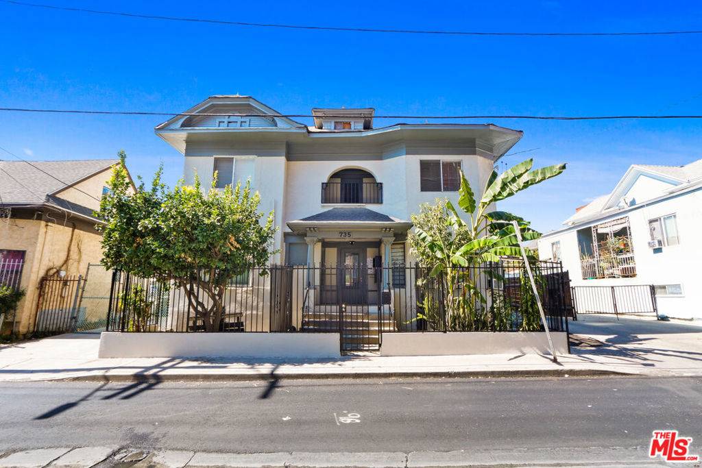 Los Angeles, CA 90017,735 Witmer ST
