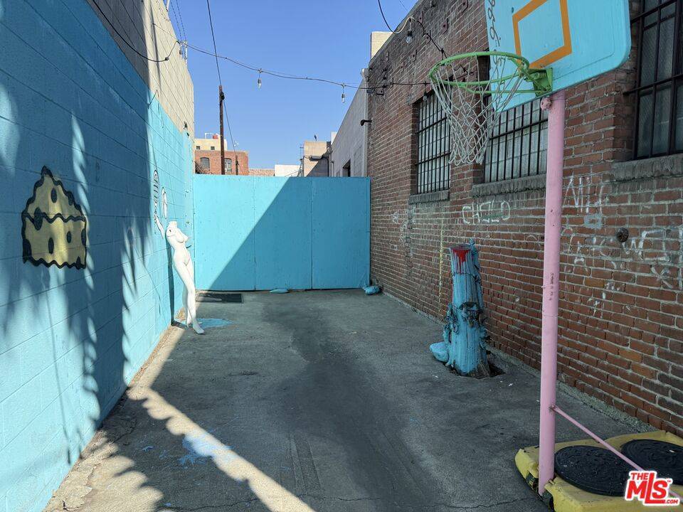 Los Angeles, CA 90021,733 Ceres AVE