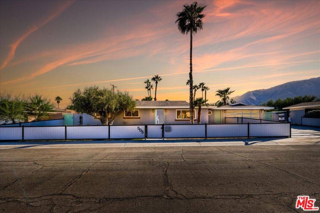 Palm Springs, CA 92262,505 E Molino RD