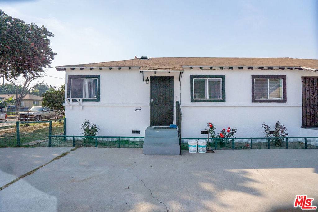 Paramount, CA 90723,6611 San Luis ST