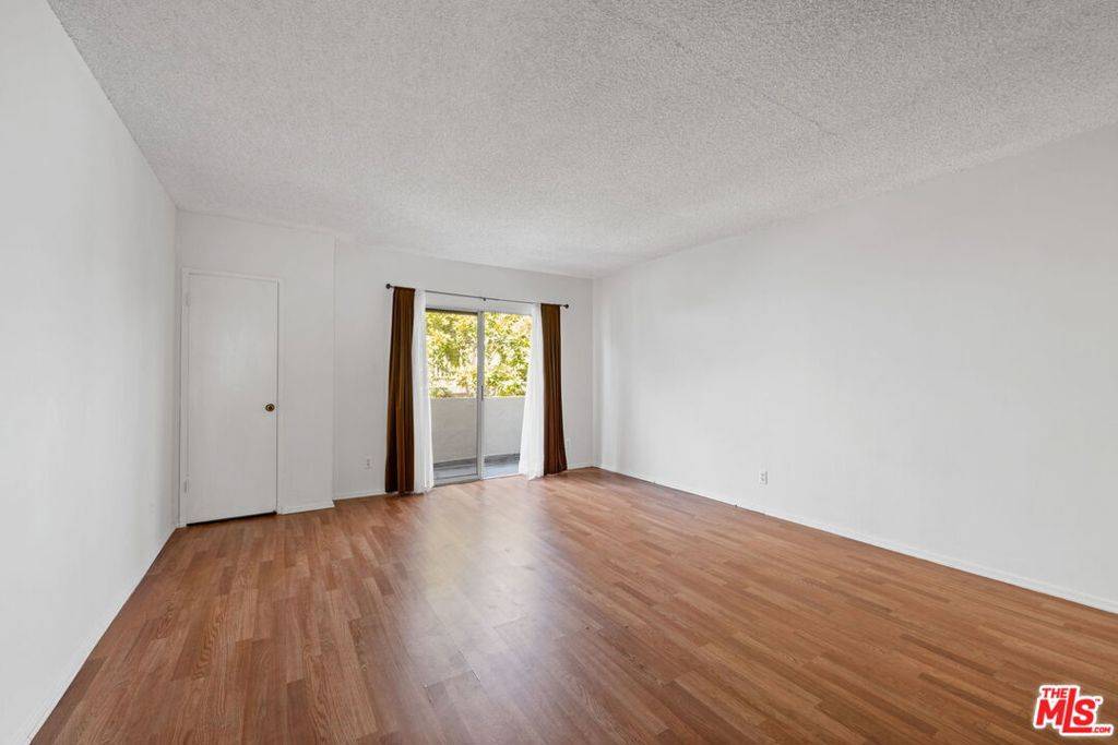 Los Angeles, CA 90034,3623 Clarington AVE