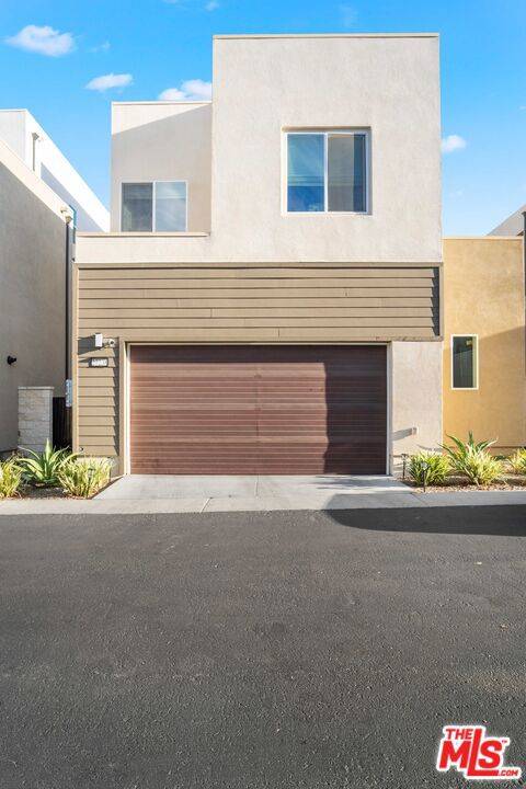 Valencia, CA 91381,27238 Bush Mallow CT