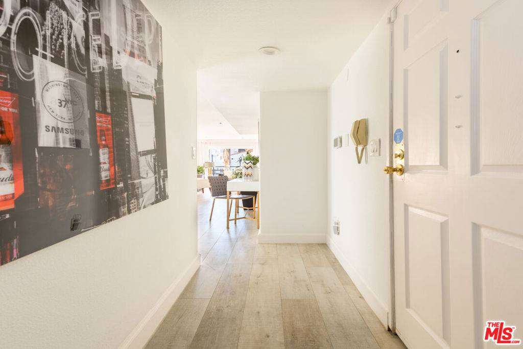 Los Angeles, CA 90048,116 S Croft AVE #101