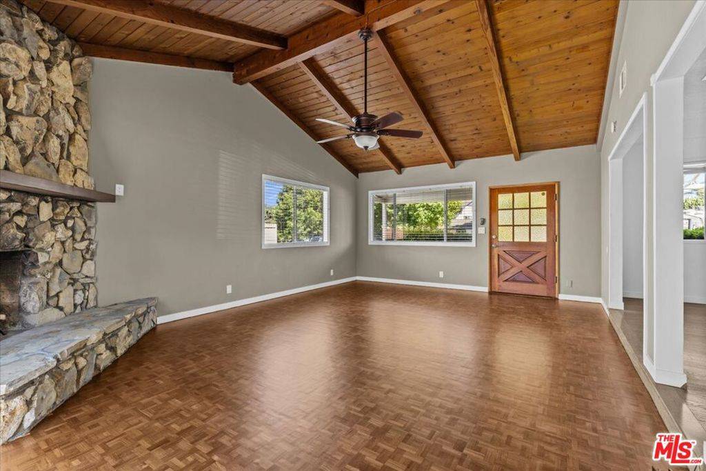Los Angeles, CA 90045,8027 Handley AVE