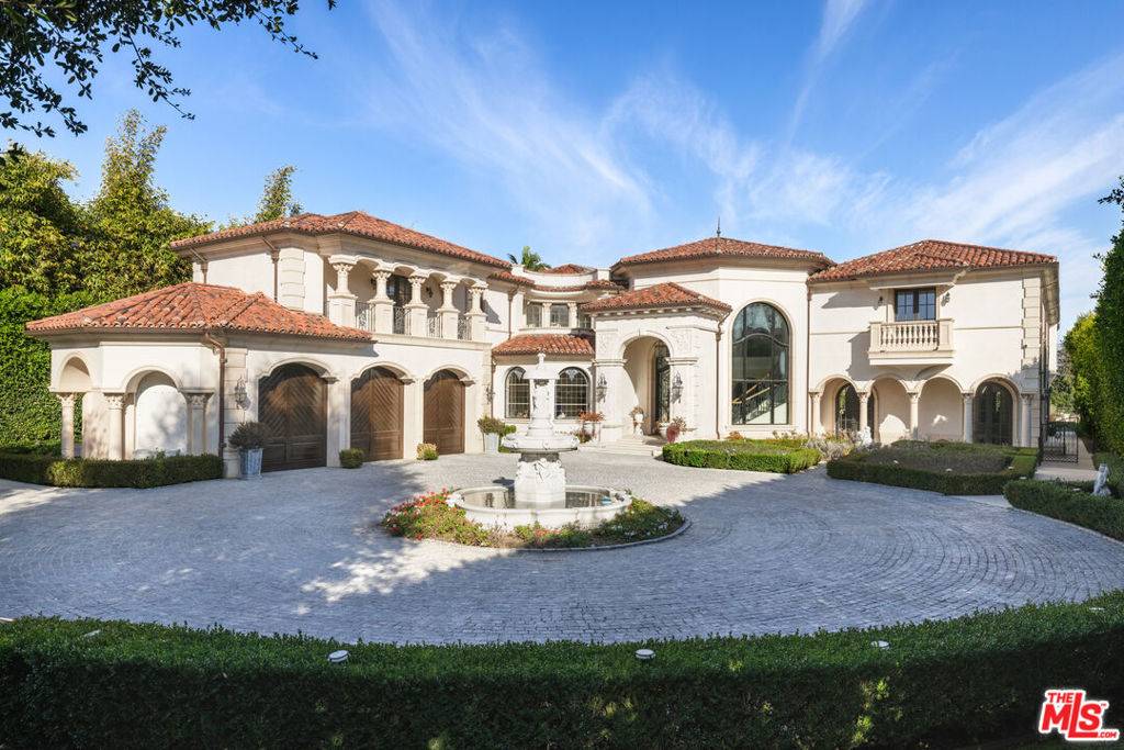 Los Angeles, CA 90049,274 N Tigertail RD