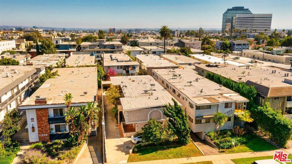 Los Angeles, CA 90049,11938 Dorothy ST