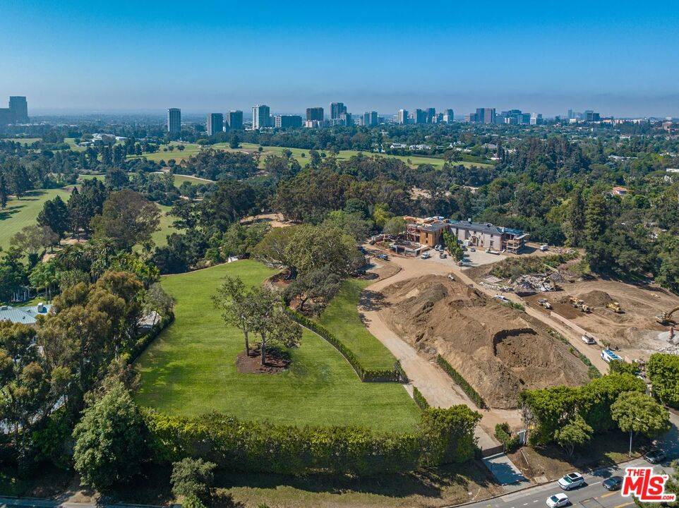 Los Angeles, CA 90077,150 S Carolwood DR