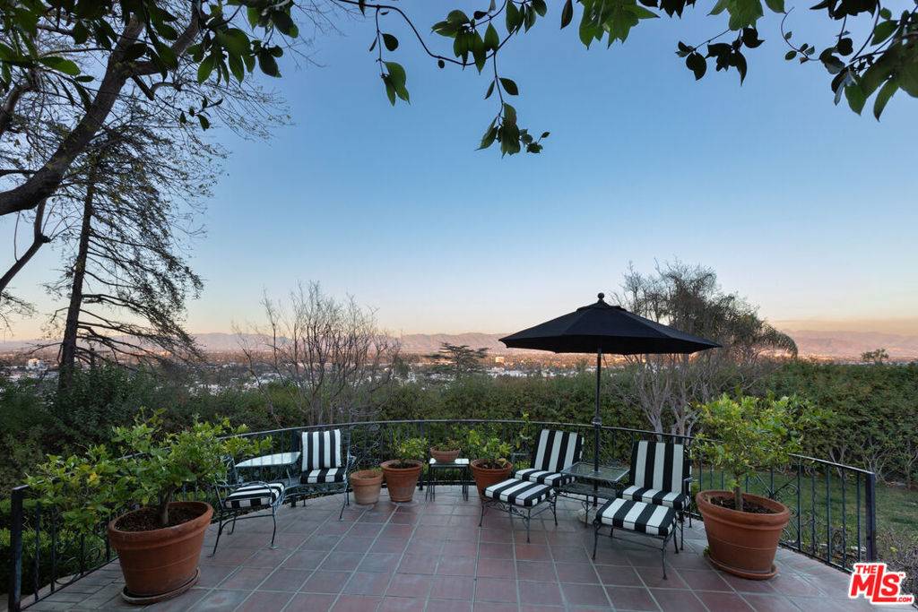 Sherman Oaks, CA 91423,14312 Millbrook DR