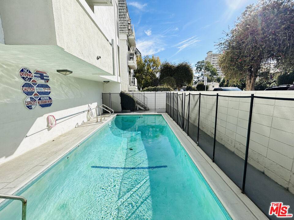 Santa Monica, CA 90403,1033 3rd Street #109