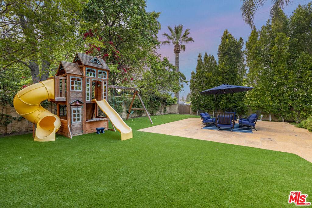 Tarzana, CA 91356,18607 Cassandra ST