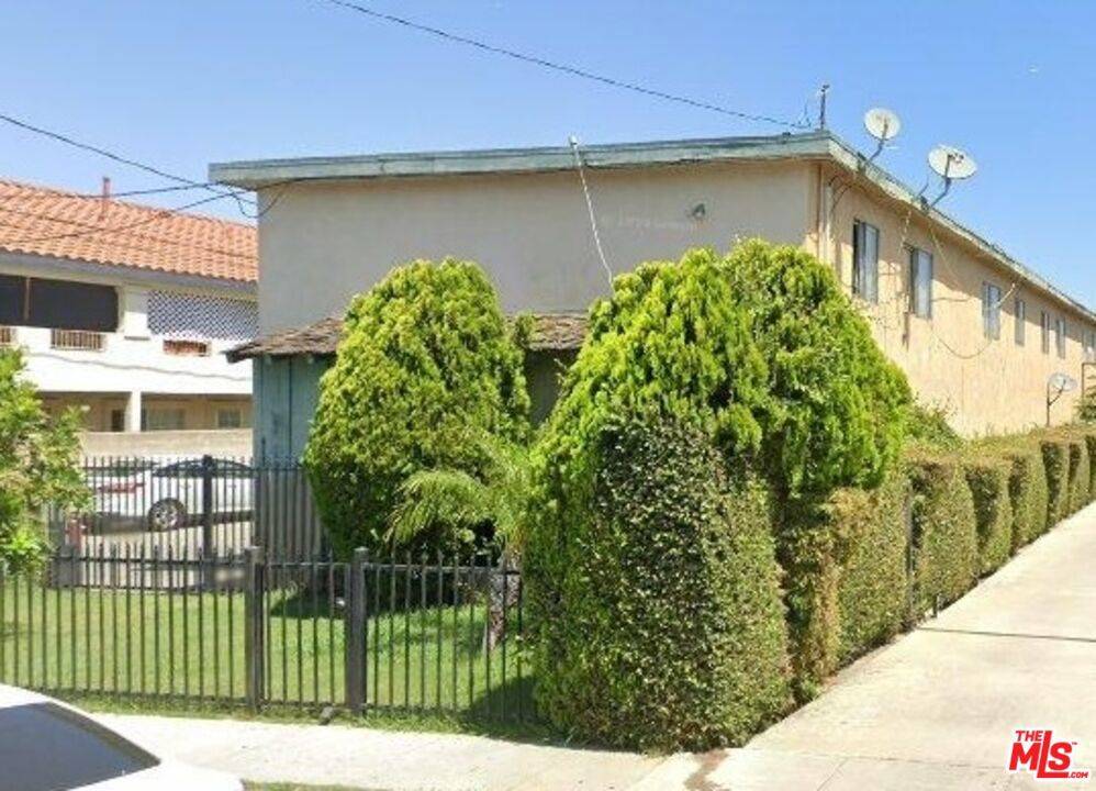 Downey, CA 90242,9319 Elm Vista DR #4