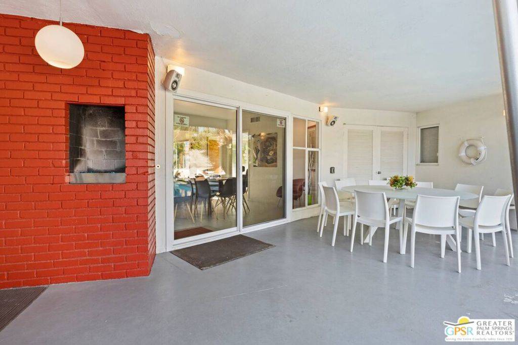 Palm Springs, CA 92262,1112 N Avenida Caballeros