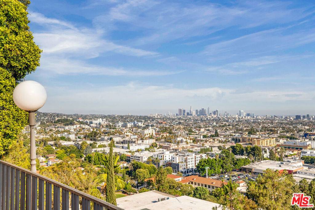 Los Angeles, CA 90068,5667 Tryon RD