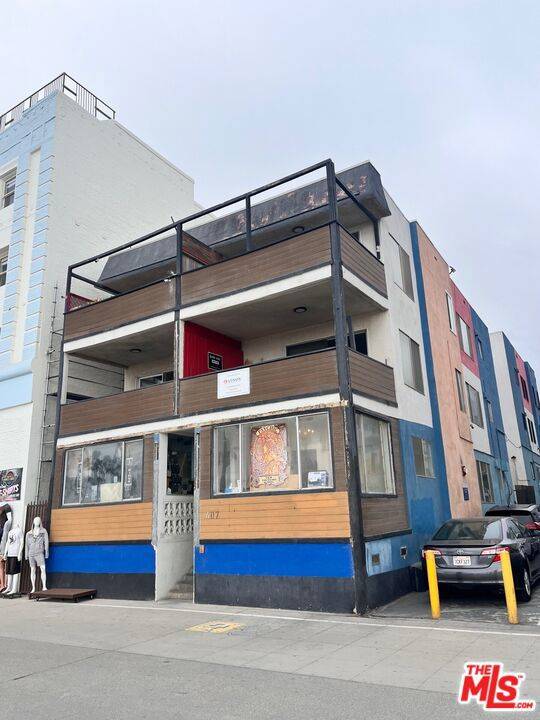 Venice, CA 90291,407 Ocean Front WALK