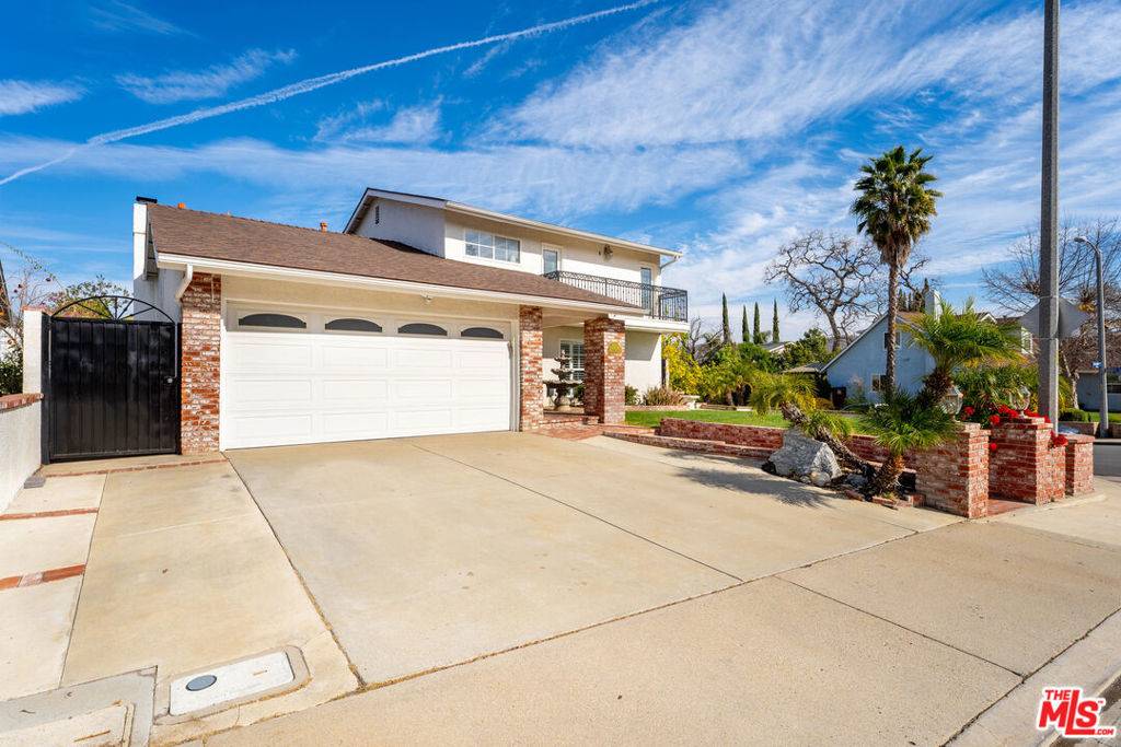 Agoura Hills, CA 91301,29403 Trailway LN