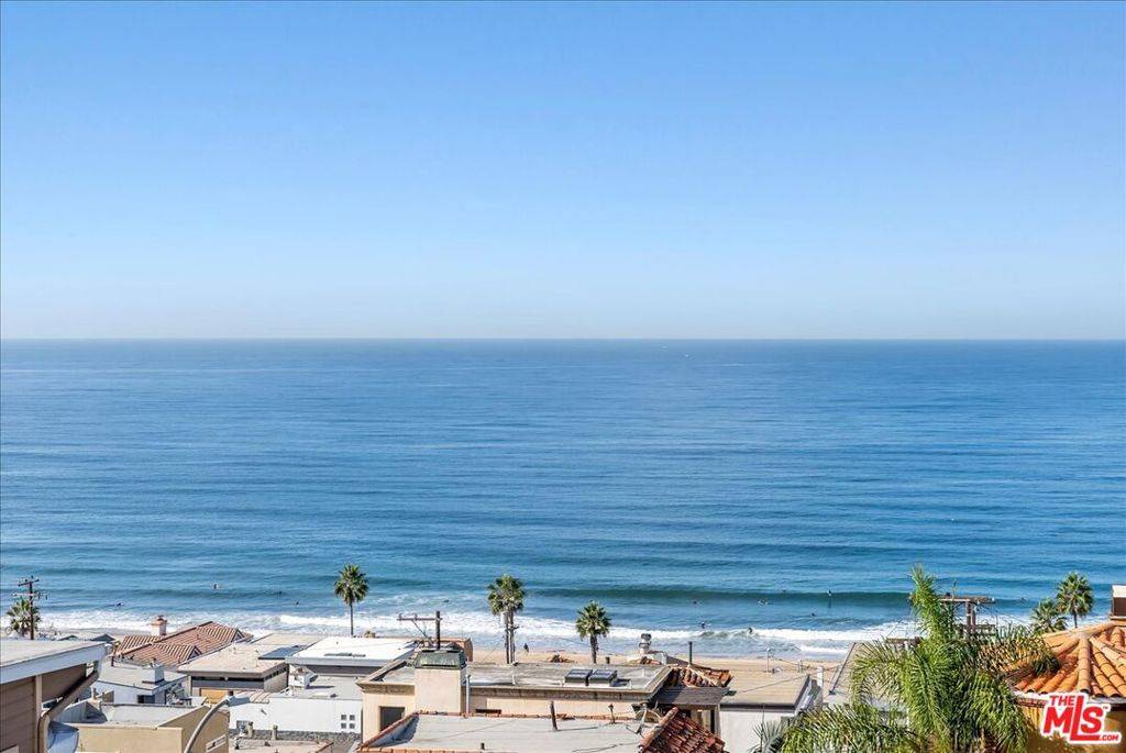 Manhattan Beach, CA 90266,4113 Crest DR