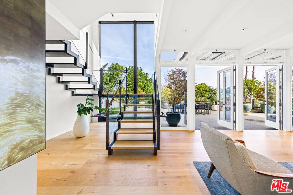Santa Monica, CA 90402,354 Amalfi DR