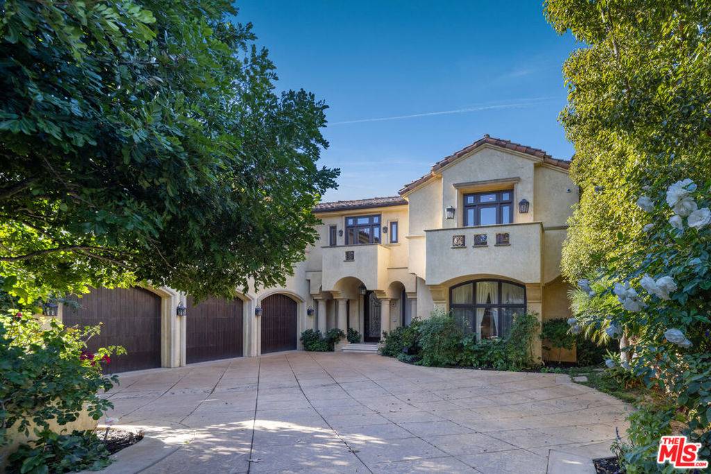 Los Angeles, CA 90077,2157 Ravensfield LN