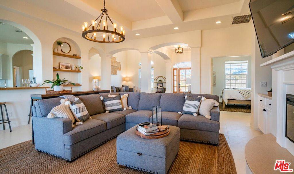 CA 92277,71638 Laura LN