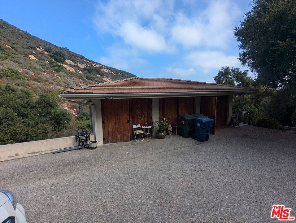 Topanga, CA 90290,19747 Horseshoe DR