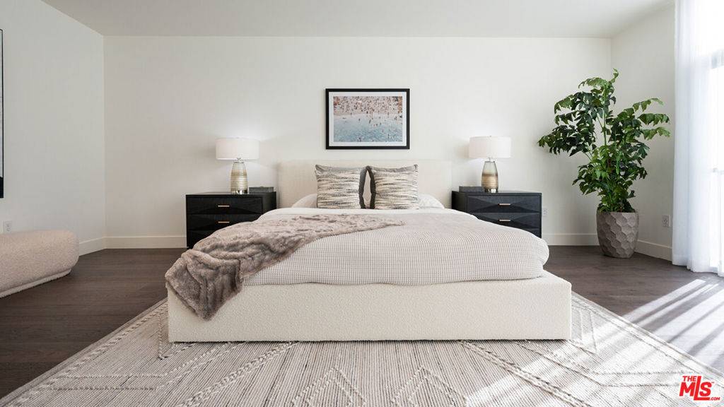 Beverly Hills, CA 90210,425 N Palm DR #301