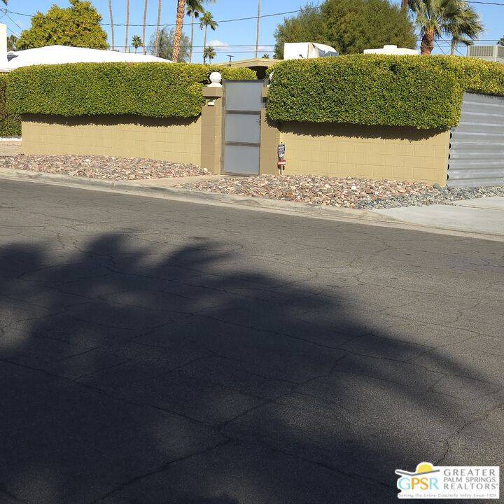 Palm Springs, CA 92262,684 N Paseo De Anza