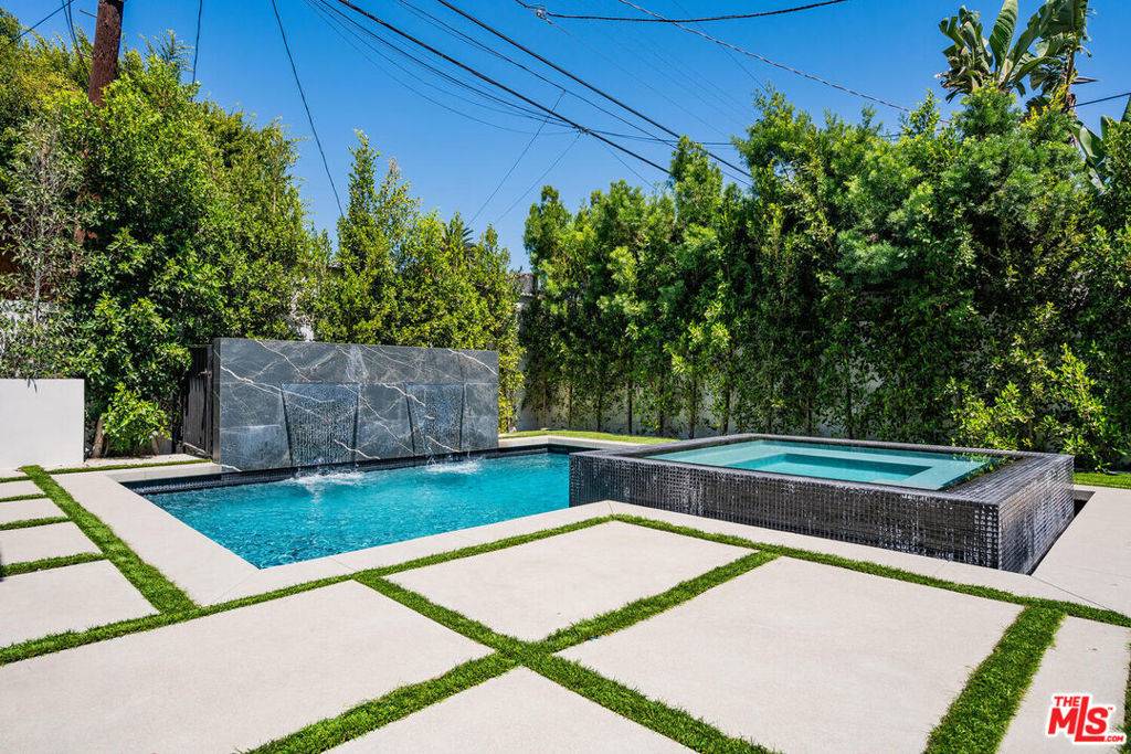 Los Angeles, CA 90048,6721 Drexel AVE