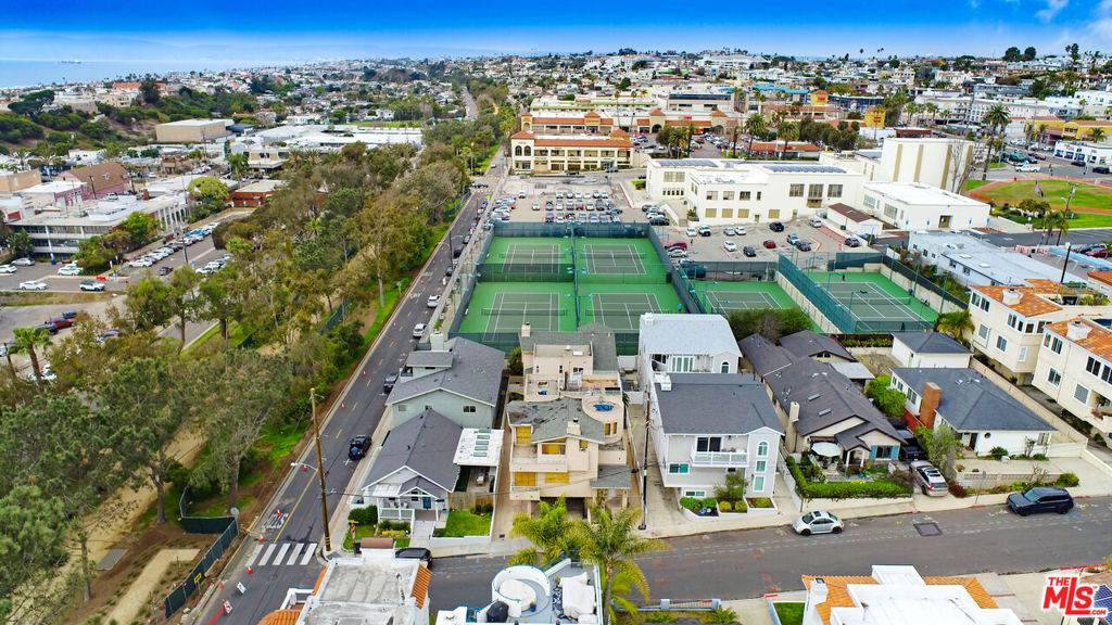 Hermosa Beach, CA 90254,615 11th ST