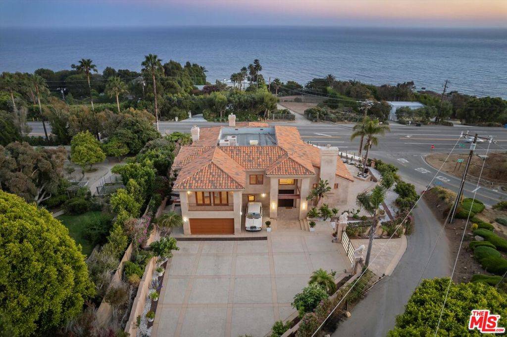 Malibu, CA 90265,4996 Puesta Del Sol ST